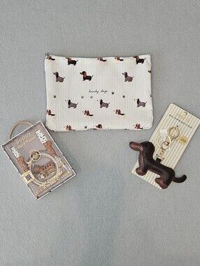 Dachshund Wiener Dog Gift Bundle – Piper K Charm, USB-C Charger & Pouch